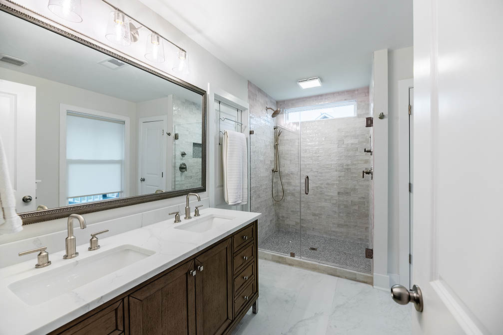 6 Small Bathroom Remodeling Ideas to Transform Your Tiny Space | Bath ...