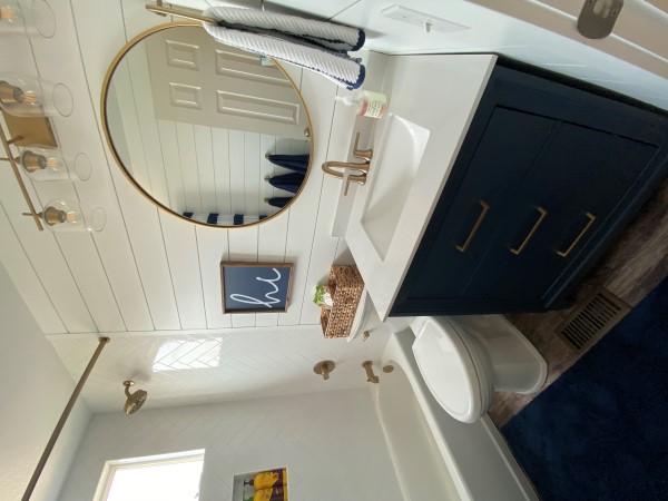 After photo of a hall bath
