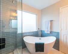 How to Keep Your Bathroom Feeling Fresh for Summer