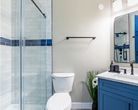How to Make a Smaller Bathroom Space Look Bigger