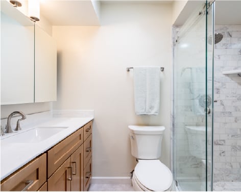 Small Bathroom? Here’s How to Maximize Space and Light This Season