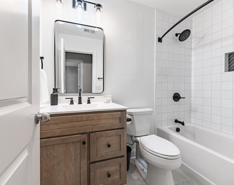 How to Plan a Bathroom Remodel on a Budget | Knoxville Bathroom Remodeling Tips